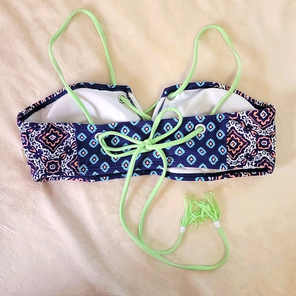 NWOT Roxy Patterned bikini Top - Picture 2 of 6